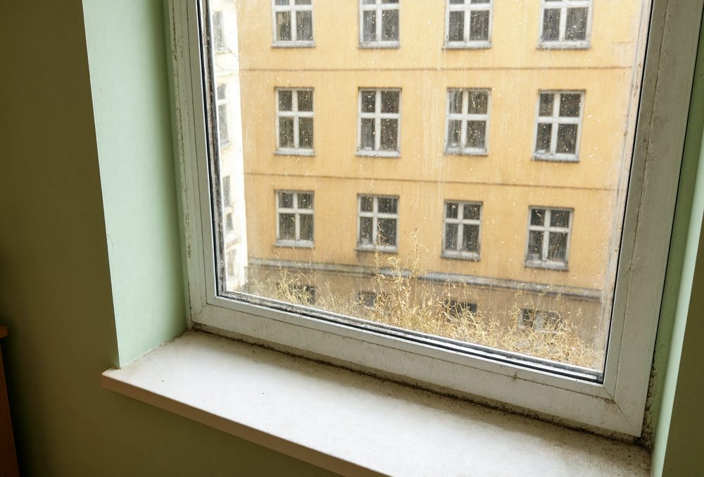 Мойка окон в квартире — до уборки